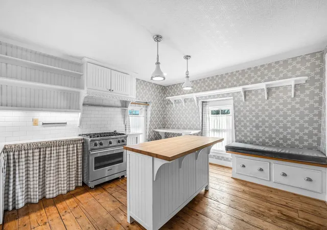 Homes for sale in Putney, VT | 106 Main St #5, Putney, VT 05346 | MLS# 5078580