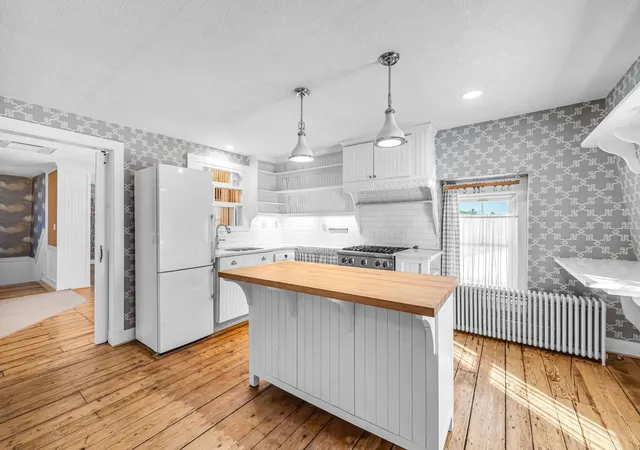 Homes for sale in Putney, VT | 106 Main St #5, Putney, VT 05346 | MLS# 5078580