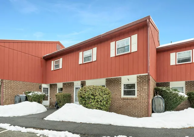 2nd image of 30 South St #9, Laconia, NH 03246 | MLS# 5078698