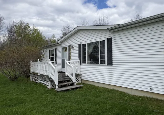 5th image of 2760 Lakeview Dr, North Hero, VT 05474 | MLS# 5078709