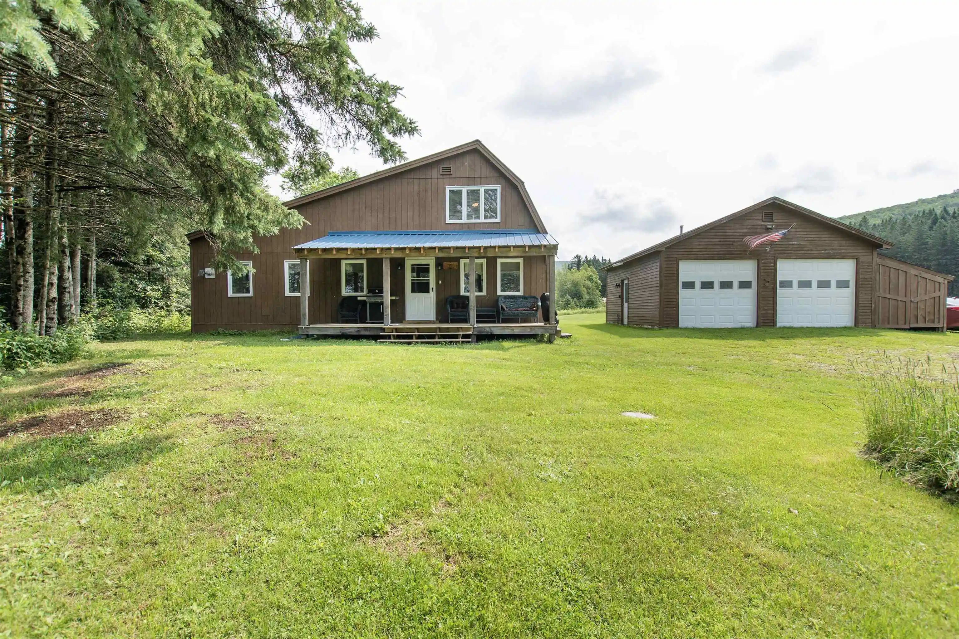 Photo 1 of Single family home for sale at 2142 Halls Strm Rd, Pittsburg, NH 03592 | MLS# 5079250 | Listing updated on 2026-10-19