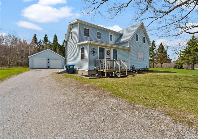 Photo 2 of Single family home for sale at 1346 Bridge Rd, North Hero, VT 05474 | MLS# 5079344 | Listing updated on 2026-09-06