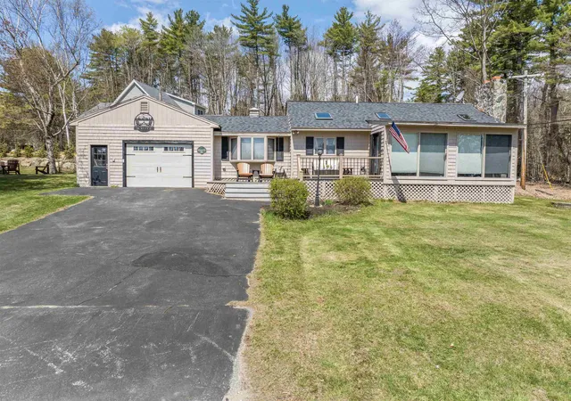 Homes for sale in Meredith, NH | 4 Cummings Cove Rd, Meredith, NH 03253 | MLS# 5079363