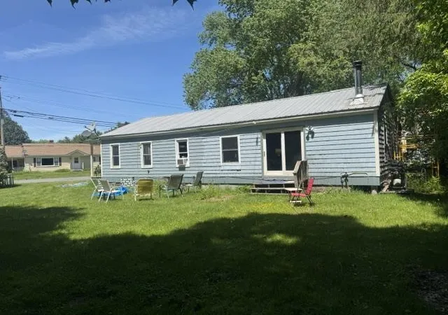 2nd image of 612 Pleasant St, Saint Johnsbury, VT 05819 | MLS# 5080041