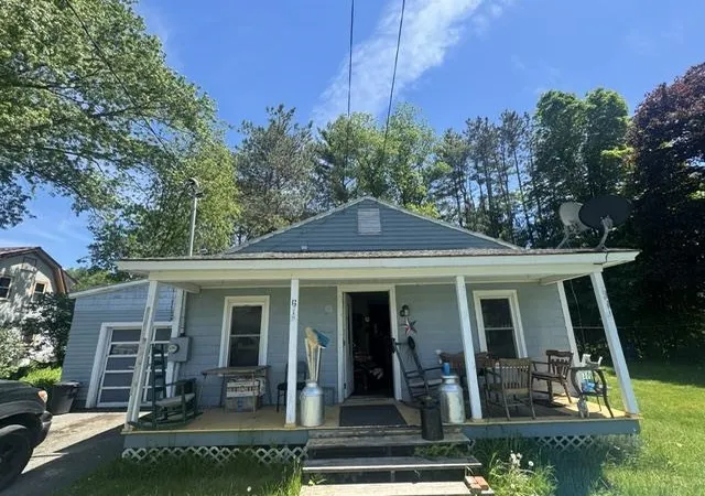 4th image of 612 Pleasant St, Saint Johnsbury, VT 05819 | MLS# 5080041