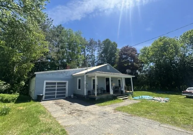 5th image of 612 Pleasant St, Saint Johnsbury, VT 05819 | MLS# 5080041