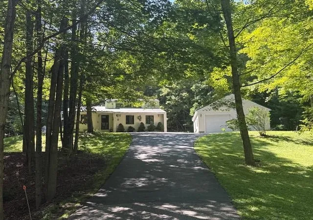 Photo 1 of Single family home for sale at 760 West Mountain Rd, Shaftsbury, VT 05262 | MLS# 5080056 | Listing updated on 2026-08-31