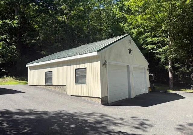 Photo 3 of Single family home for sale at 760 West Mountain Rd, Shaftsbury, VT 05262 | MLS# 5080056 | Listing updated on 2026-08-31