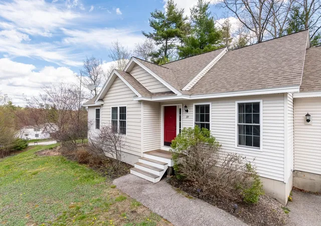 5th image of 39 Sterling Dr, Laconia, NH 03246 | MLS# 5080323