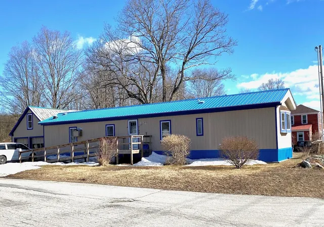 Photo 1 of Manufactured home for sale at 184 South St, Springfield, VT 05156 | MLS# 5080651 | Listing updated on 2026-08-26