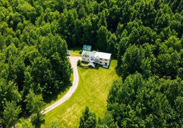 Single family home for sale at 260 Weaver Rd, Huntington, VT 05462 | MLS# 5080695