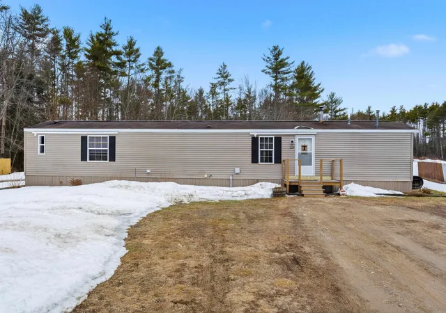 2nd image of 129 Salmon Falls Rd, Rochester, NH 03868 | MLS# 5080779