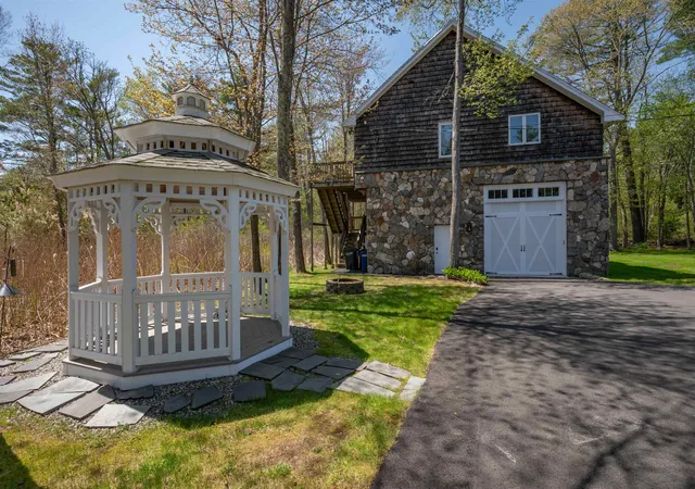 Photo 3 of Mansion for sale at 51 Depot Rd, Hampton Falls, NH 03844 | MLS# 5080834 | Listing updated on 2026-09-01