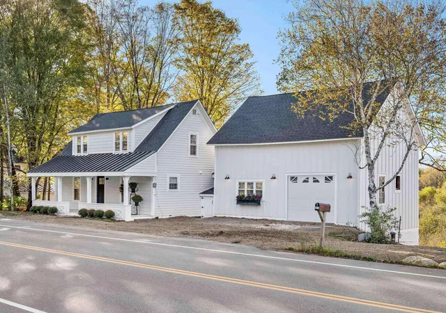 1st image of 1091 Pucker St, Stowe, VT 05672 | MLS# 5080866