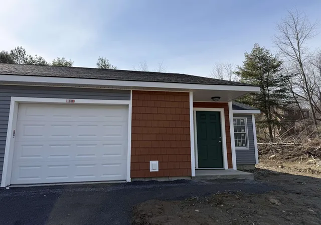 2nd image of 527 Jennings Brook Dr, Bennington, VT 05201 | MLS# 5080868