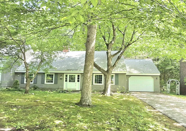 Homes for sale in Wolfeboro, NH | 12 Laurel Cir, Wolfeboro, NH 03894 | MLS# 5080971