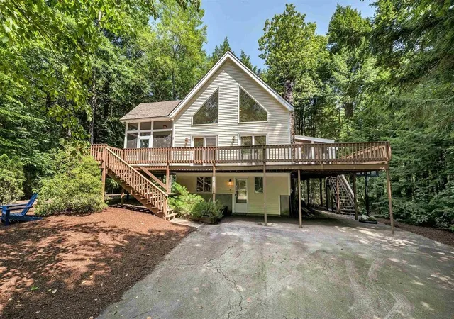 Photo 1 of Single family home for sale at 62 Spitzen St, Moultonborough, NH 03254 | MLS# 5081029 | Listing updated on 2026-09-07