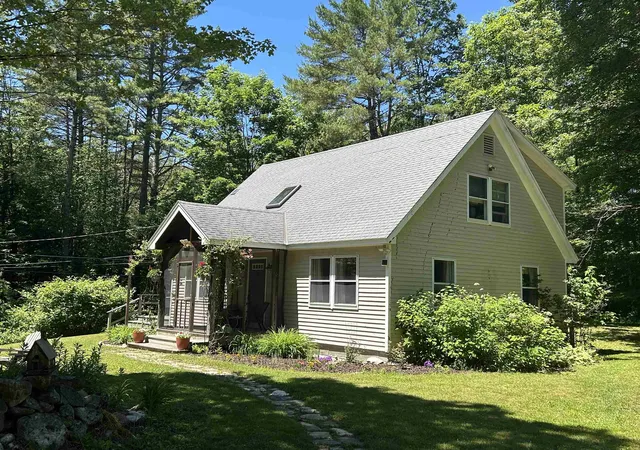 Homes for sale in Jamaica, VT | 57 Oak Ln, Jamaica, VT 05343 | MLS# 5081124