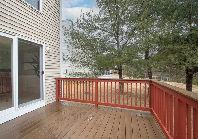 Photo 4 of Single family home for sale at 61 Marathon Way Way, Manchester, NH 03109 | MLS# 5081211 | Listing updated on 2026-07-03