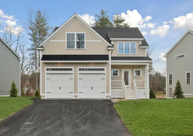 2nd image of 14 Copp Dr, Rochester, NH 03868 | MLS# 5081255