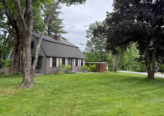 Homes for sale in Derry, NH | 10 Martha Dr, Derry, NH 03038 | MLS# 5081361