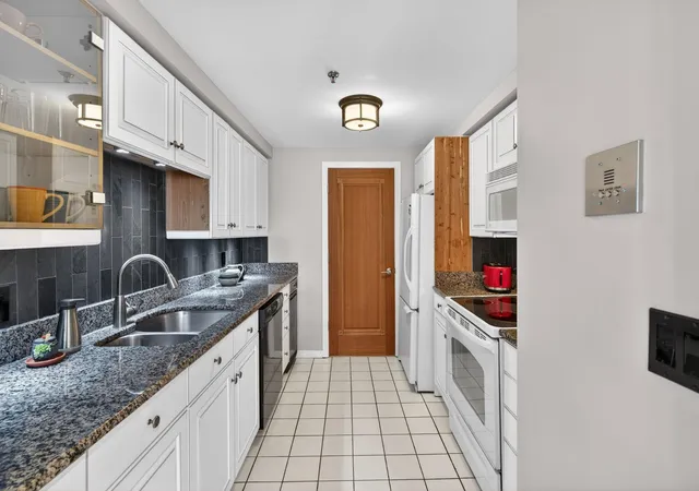 image of 12 Mountain Laurels Dr #204, Nashua, NH 03062 | MLS# 5081378