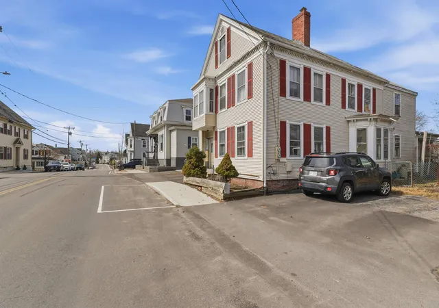 Photo 4 of House for sale at 413 Islington St, Portsmouth, NH 03801 | MLS# 5081394 | Listing updated on 2026-08-23