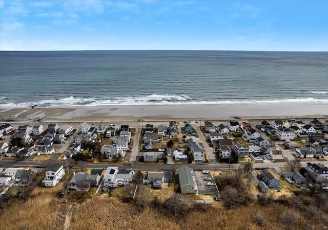Homes for sale in Hampton, NH | 28 Dunvegan Woods Dr, Hampton, NH 03842 | MLS# 5081448