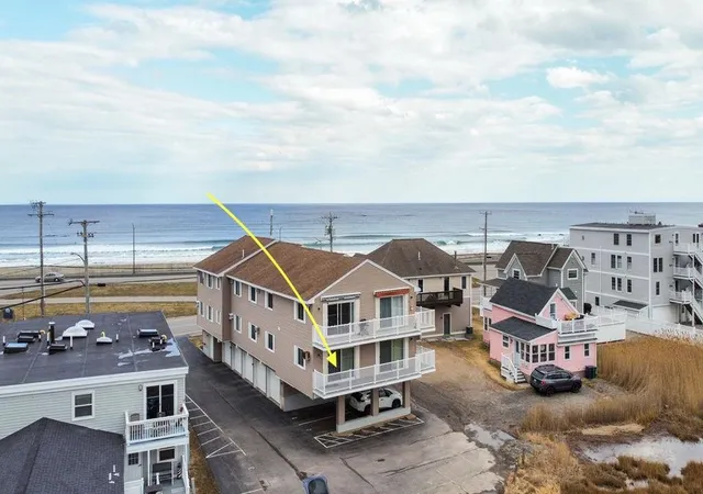 Homes for sale in Hampton, NH | 611 Ocean Blvd #3, Hampton, NH 03842 | MLS# 5081700