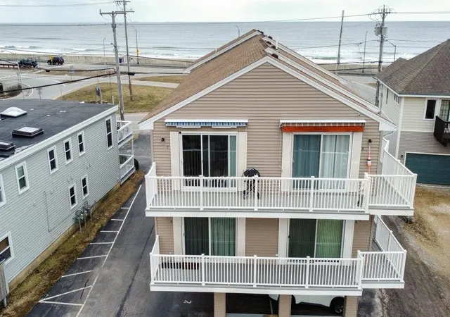 Homes for sale in Hampton, NH | 611 Ocean Blvd #3, Hampton, NH 03842 | MLS# 5081700