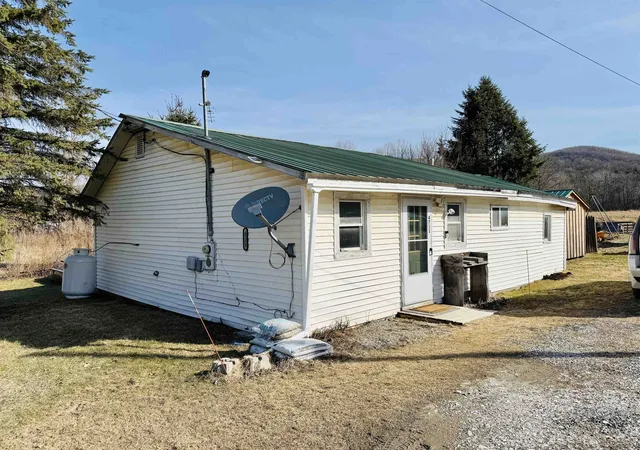 Photo 2 of Single family home for sale at 4711 Main Rd, Huntington, VT 05462 | MLS# 5081836 | Listing updated on 2026-09-21