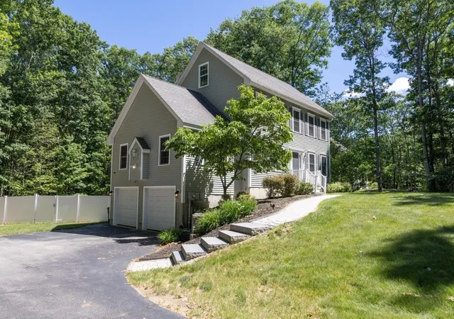 Homes for sale in Dover, NH | 18 Piscataqua Rd, Dover, NH 03820 | MLS# 5081848