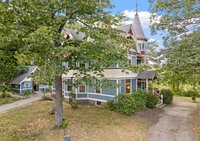 4th image of 68 Center St, Wolfeboro, NH 03894 | MLS# 5081887