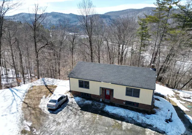 Photo 2 of Single family home for sale at 37 Dee Haven Ln, Sharon, VT 05065 | MLS# 5082075 | Listing updated on 2026-10-08
