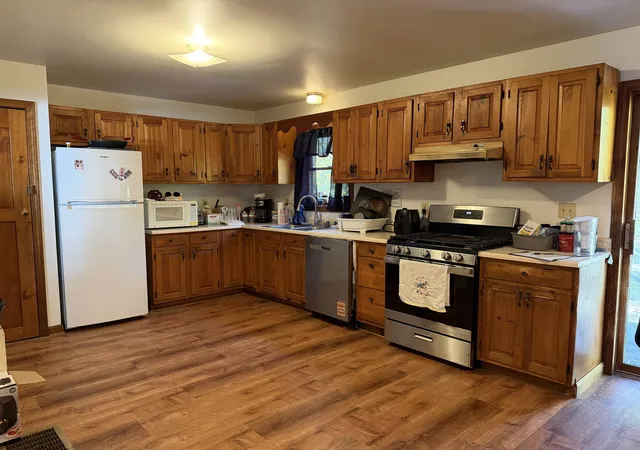 Photo 3 of Single family home for sale at 37 Dee Haven Ln, Sharon, VT 05065 | MLS# 5082075 | Listing updated on 2026-10-08