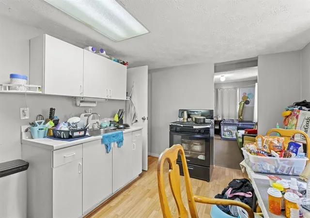 5th image of 379 Manchester St, Manchester, NH 03103 | MLS# 5082076