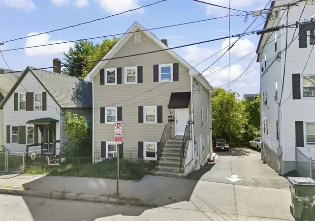 3rd image of 383 Manchester St, Manchester, NH 03103 | MLS# 5082086