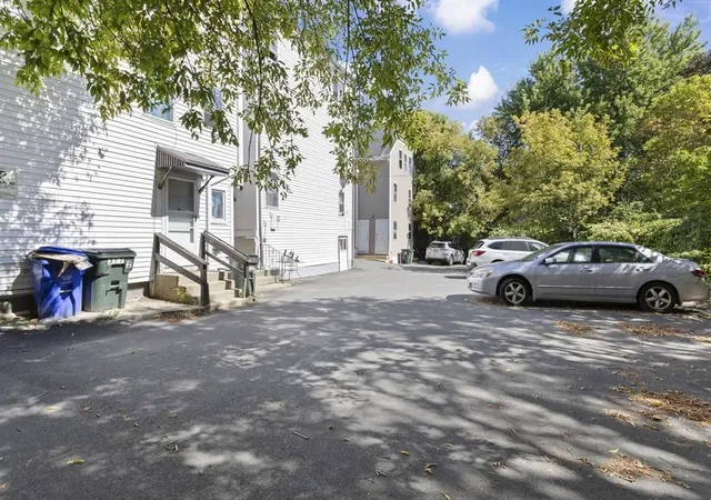 3rd image of 377-383 Manchester St, Manchester, NH 03103 | MLS# 5082090