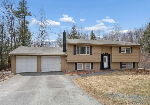 Homes for sale in Lebanon, NH | 20 Tenley Dr, Lebanon, NH 03784 | MLS# 5082199