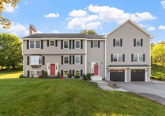 Photo 1 of Single family home for sale at 25 Riverview Circle, Litchfield, NH 03052 | MLS# 5082253 | Listing updated on 2026-09-17