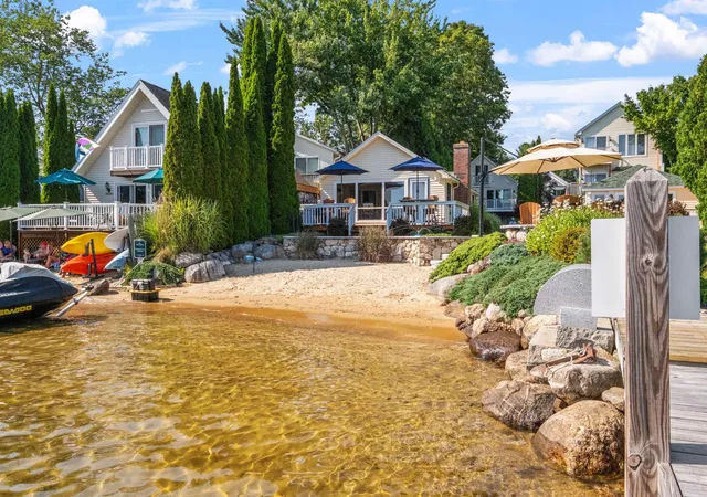 Homes for sale in Moultonborough, NH | 38 Lake Shore Dr #10, Moultonborough, NH 03254 | MLS# 5082256