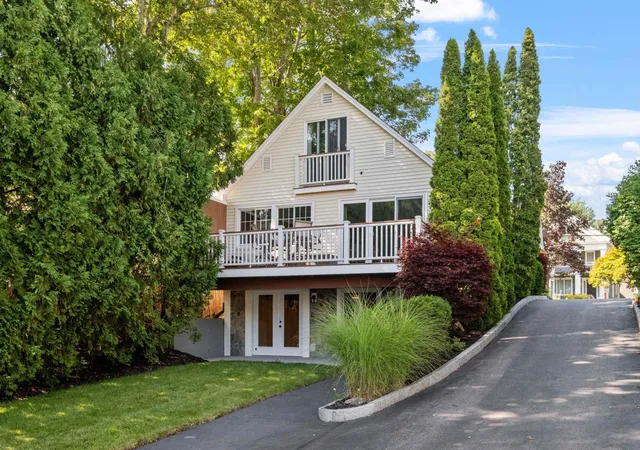 Photo 3 of Single family home for sale at 38 Lake Shore Dr #10, Moultonborough, NH 03254 | MLS# 5082256 | Listing updated on 2026-07-09
