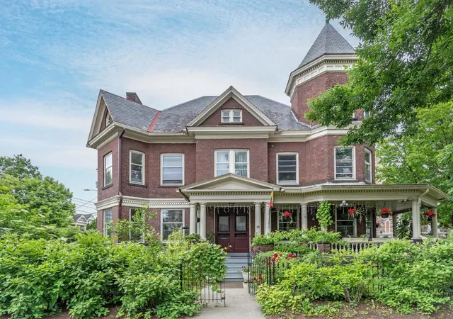 1st image of 25 Buell St, Burlington, VT 05401 | MLS# 5082283
