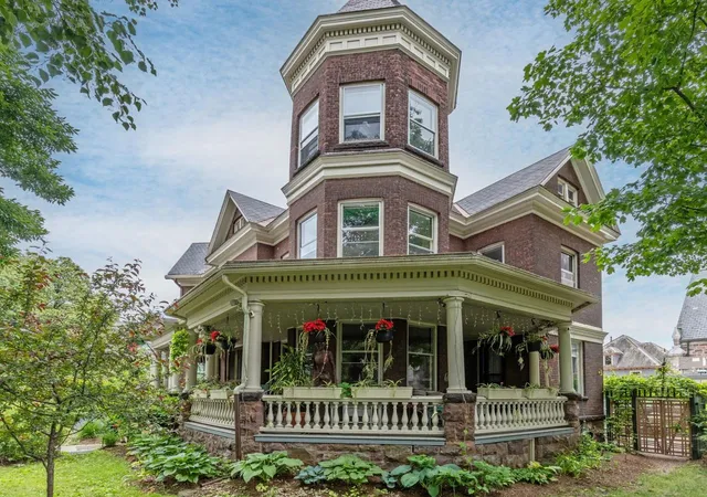 2nd image of 25 Buell St, Burlington, VT 05401 | MLS# 5082283