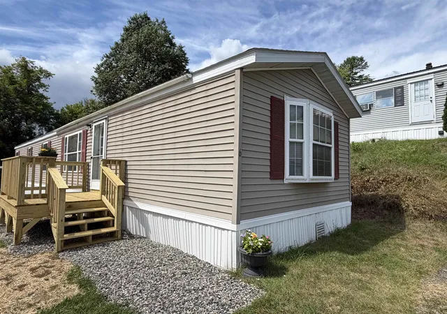 1st image of 6 Hilltop Manor Mobile Home Park, Littleton, NH 03561 | MLS# 5082389