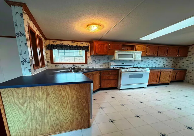 2nd image of 6 Hilltop Manor Mobile Home Park, Littleton, NH 03561 | MLS# 5082389