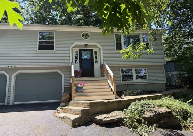 3rd image of 85 Taylor St, Nashua, NH 03060 | MLS# 5082444