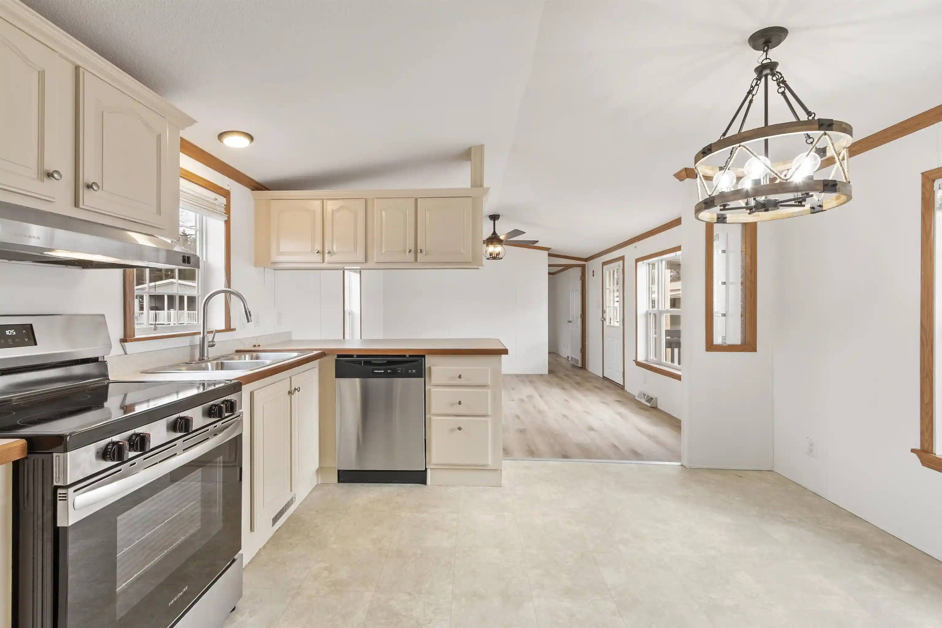 Photo 1 of Manufactured home for sale at 5r Arrow Dr, Salem, NH 03079 | MLS# 5082447 | Listing updated on 2026-10-29