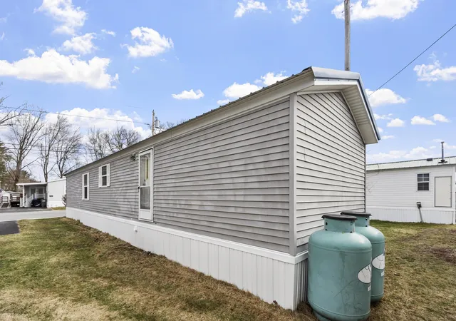 29th image of 5r Arrow Dr, Salem, NH 03079 | MLS# 5082447