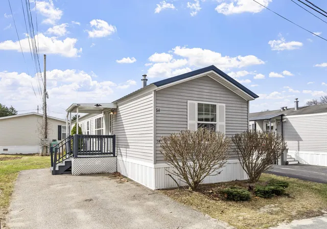 Photo 4 of Manufactured home for sale at 5R Arrow Dr, Salem, NH 03079 | MLS# 5082447 | Listing updated on 2026-10-05
